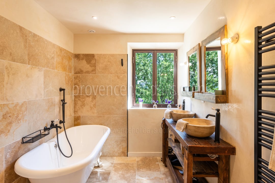 84 - Bastide Gergouven: Villa: Bathroom 4