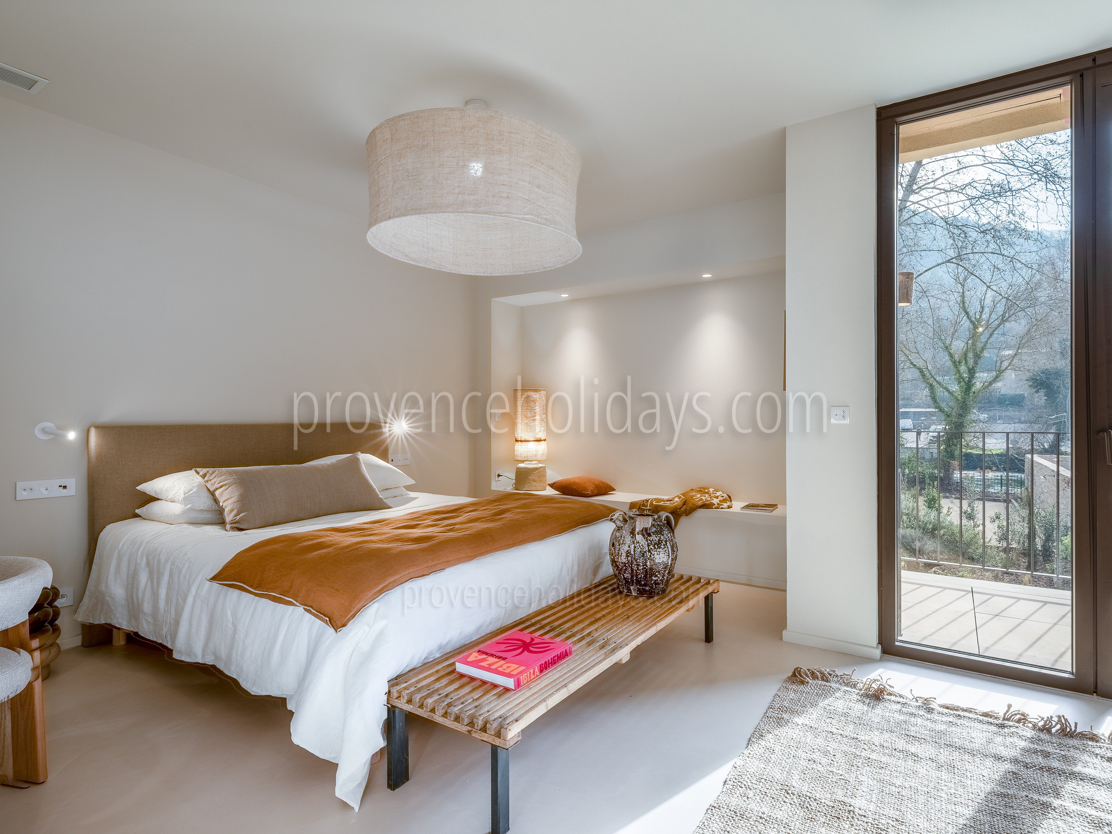 29 - Domaine de la Sorgue: Villa: Bedroom