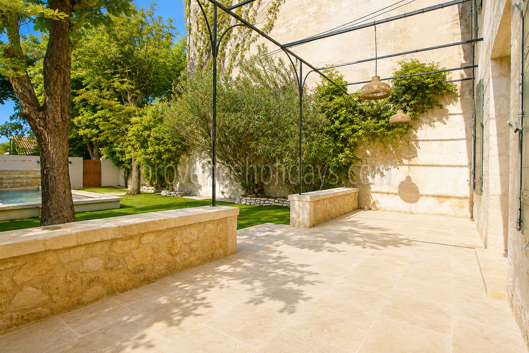 6 - Renoviertes Dorfhaus in Maussane-les-Alpilles: Villa: Exterior