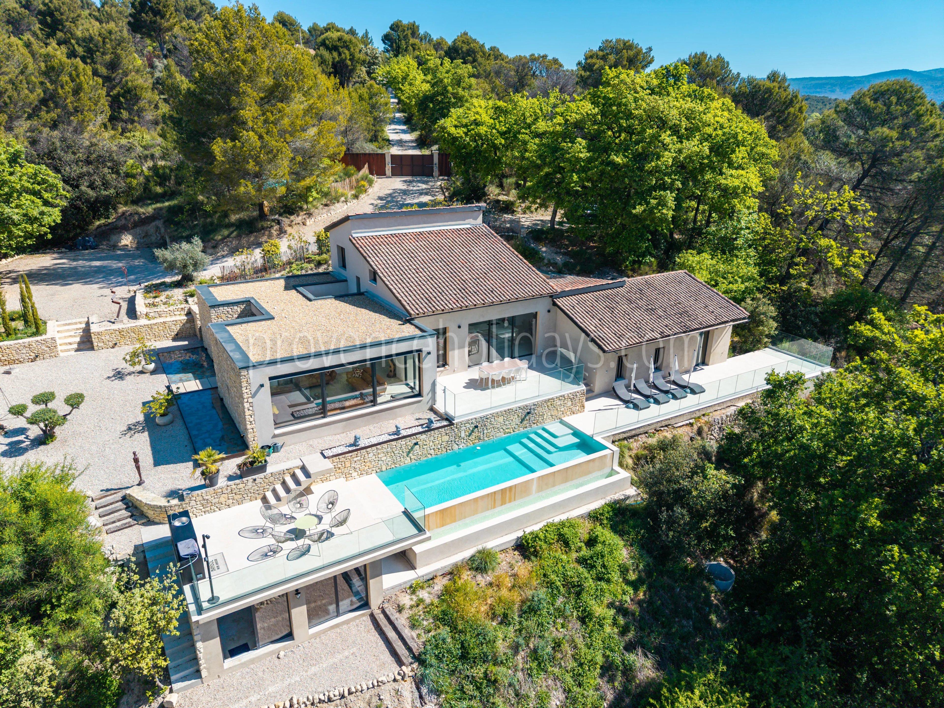 4 - Eigentijdse woning in Villes-sur-Auzon: Villa: Pool