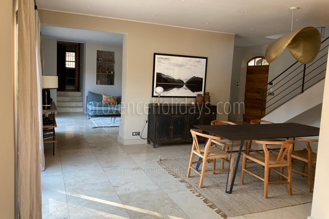 32 - Le Mas Provençal: Villa: Interior