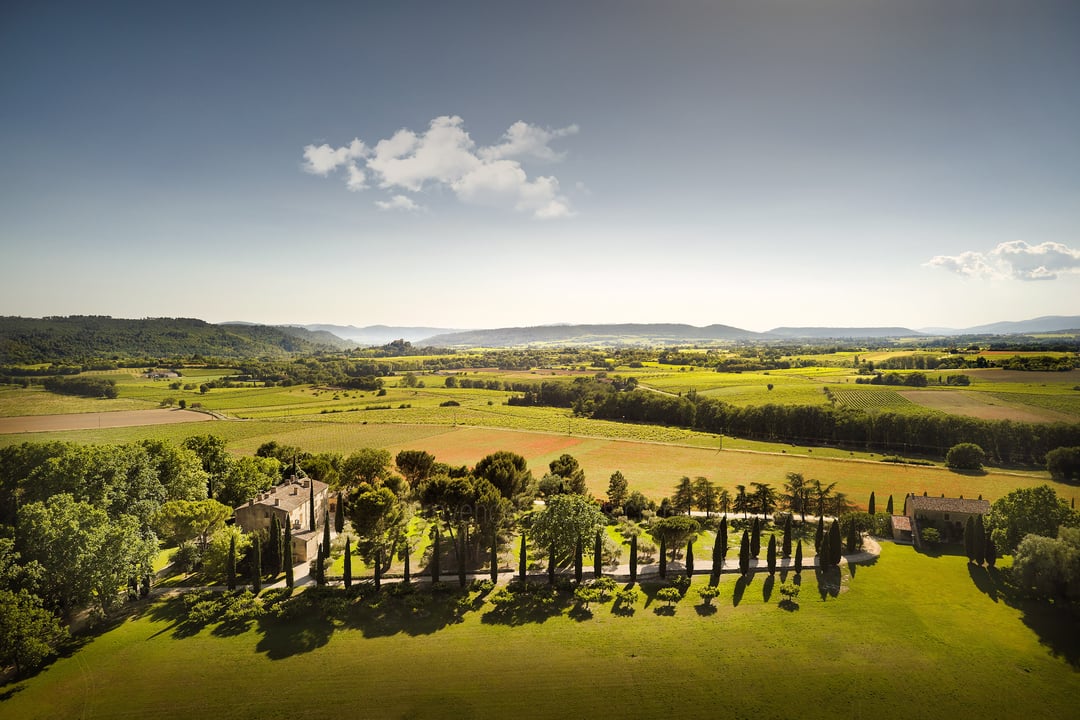 42 - Château de Luberon: Villa: Exterior