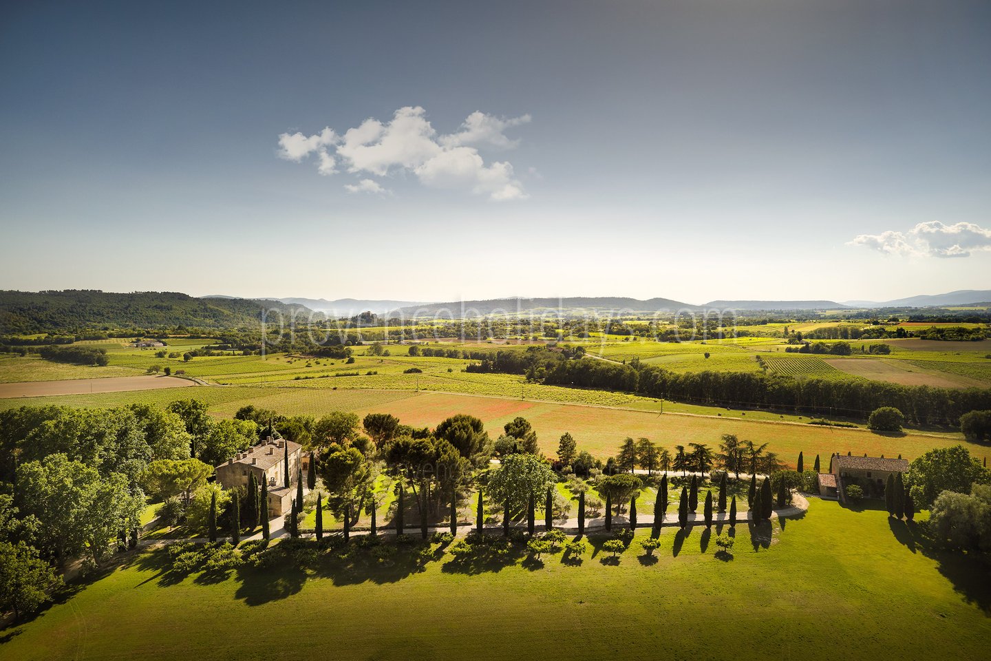 43 - Château de Luberon: Villa: Exterior