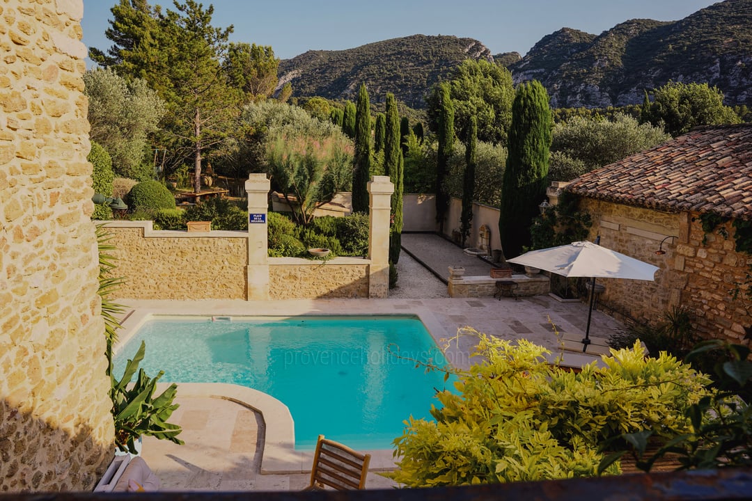 Family friendly Mas with view of the Luberon mountains