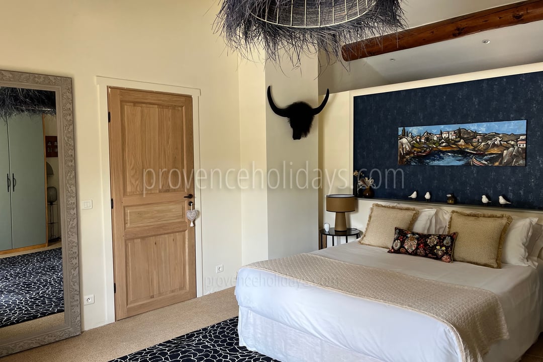 36 - Le Mas de la Cabro: Villa: Bedroom