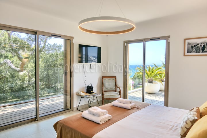 2 - Villa Florensia: Villa: Bedroom