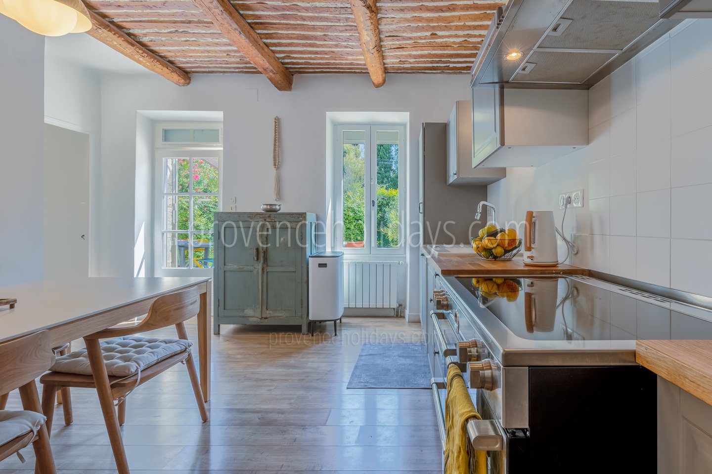 22 - Le Mas des Figues: Villa: Interior - Keuken