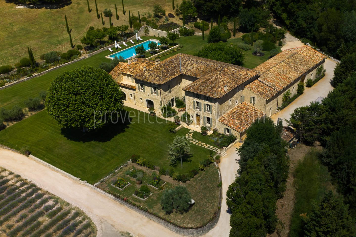 111 - Mas des Cascades: Villa: Exterior
