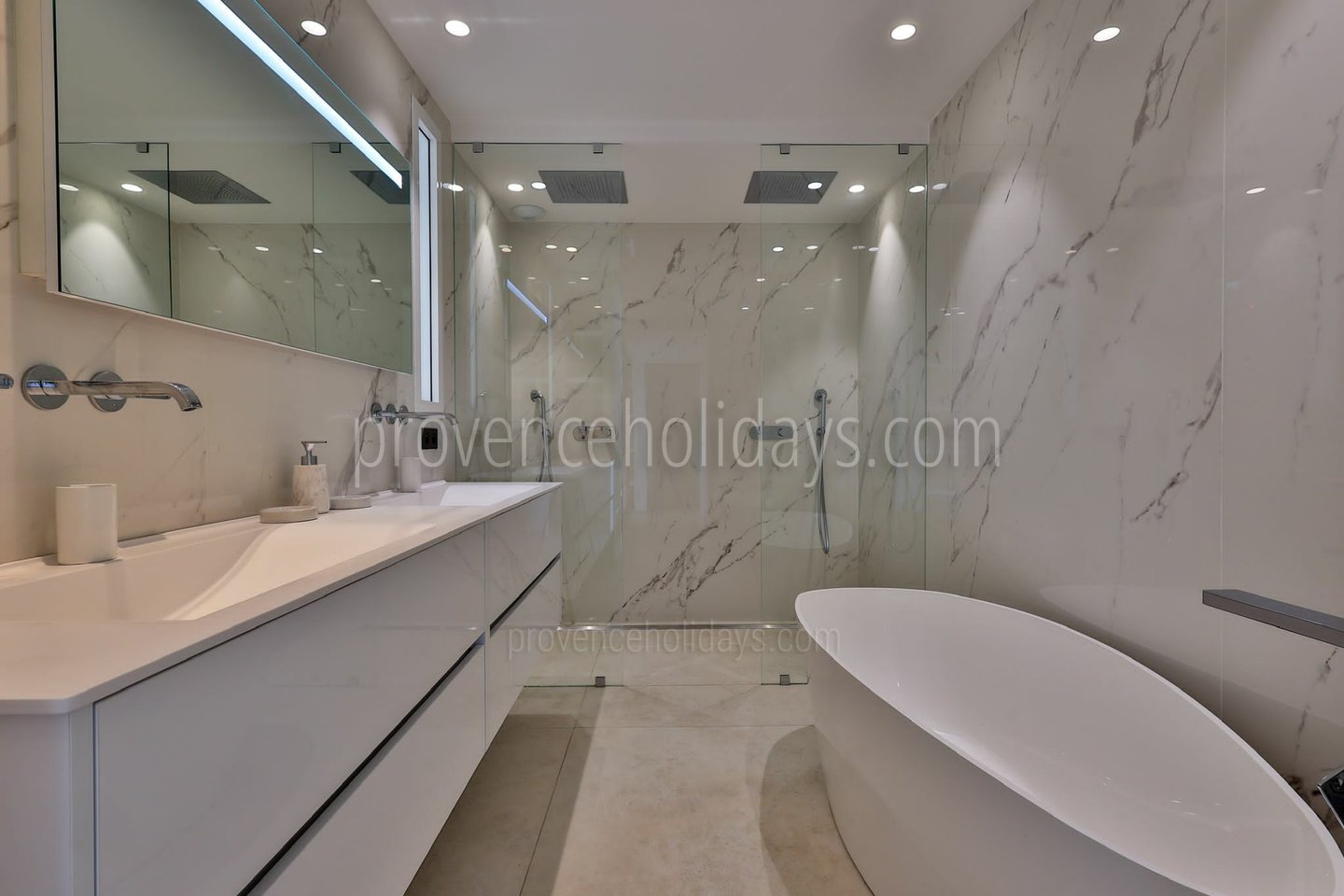 12 - Villa Clairazur: Villa: Bathroom