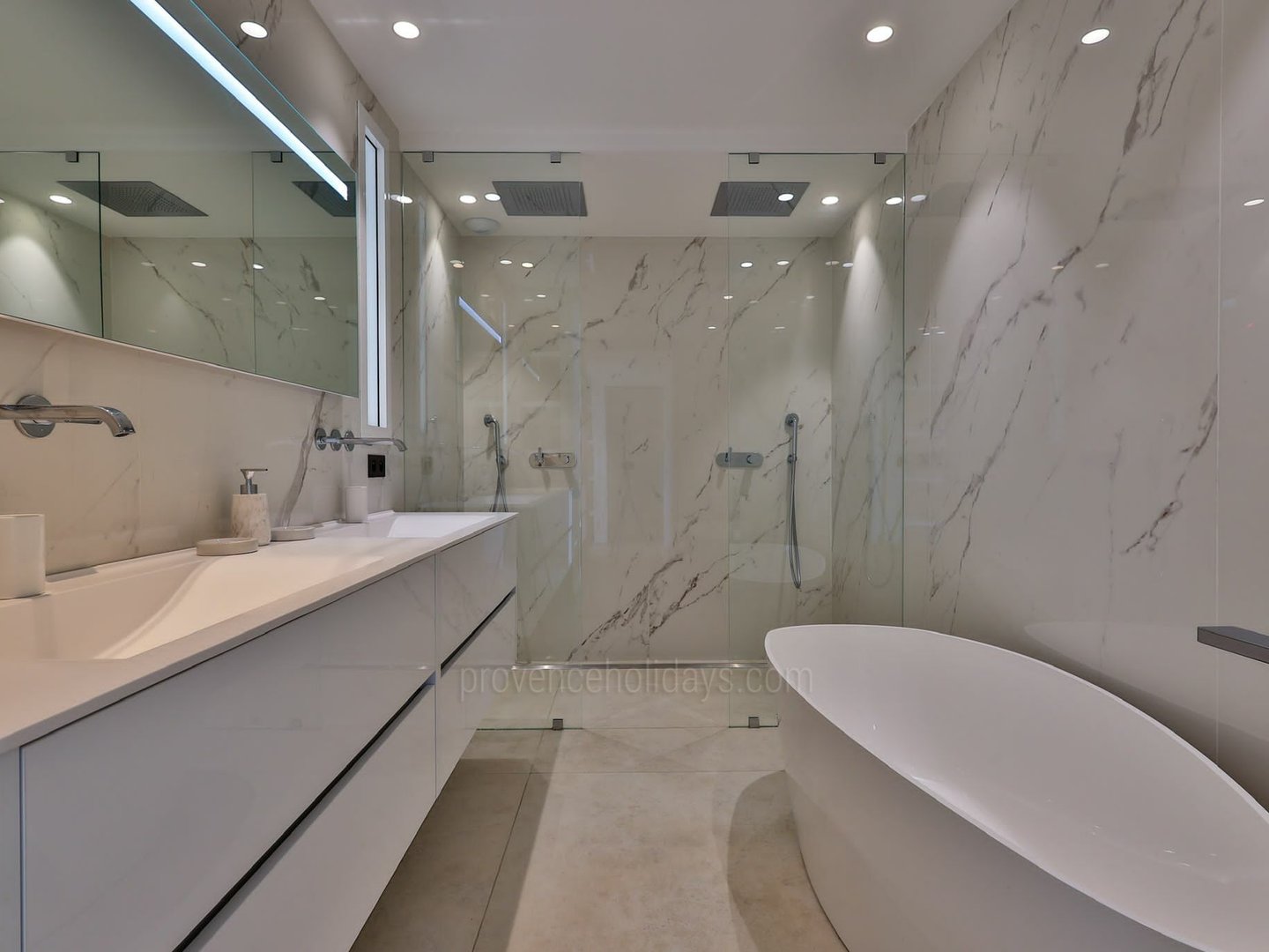 12 - Villa Clairazur: Villa: Bathroom