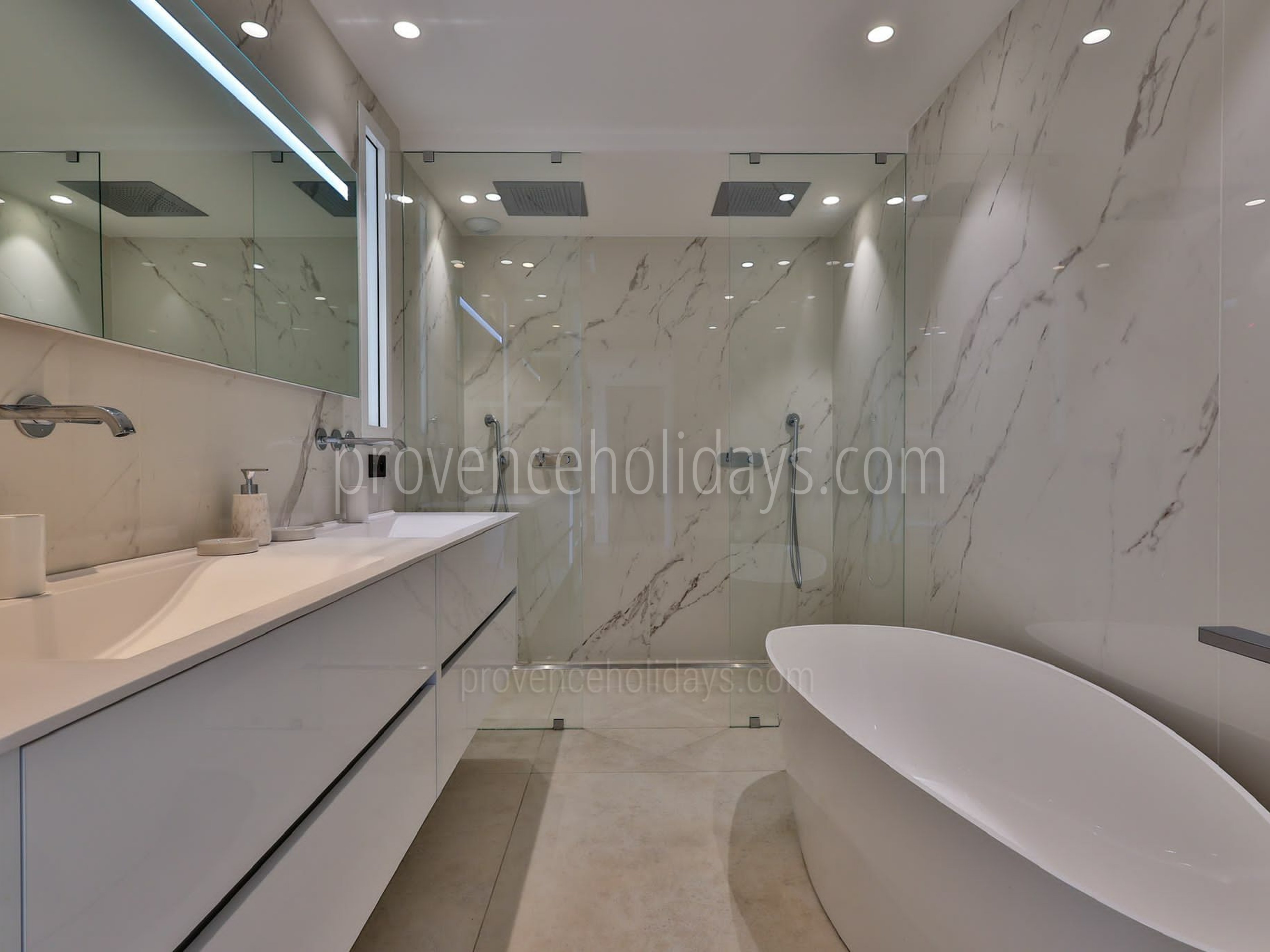 12 - Villa Clairazur: Villa: Bathroom