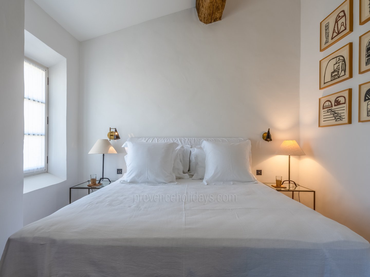 35 - Mas d\'Oppède: Villa: Bedroom
