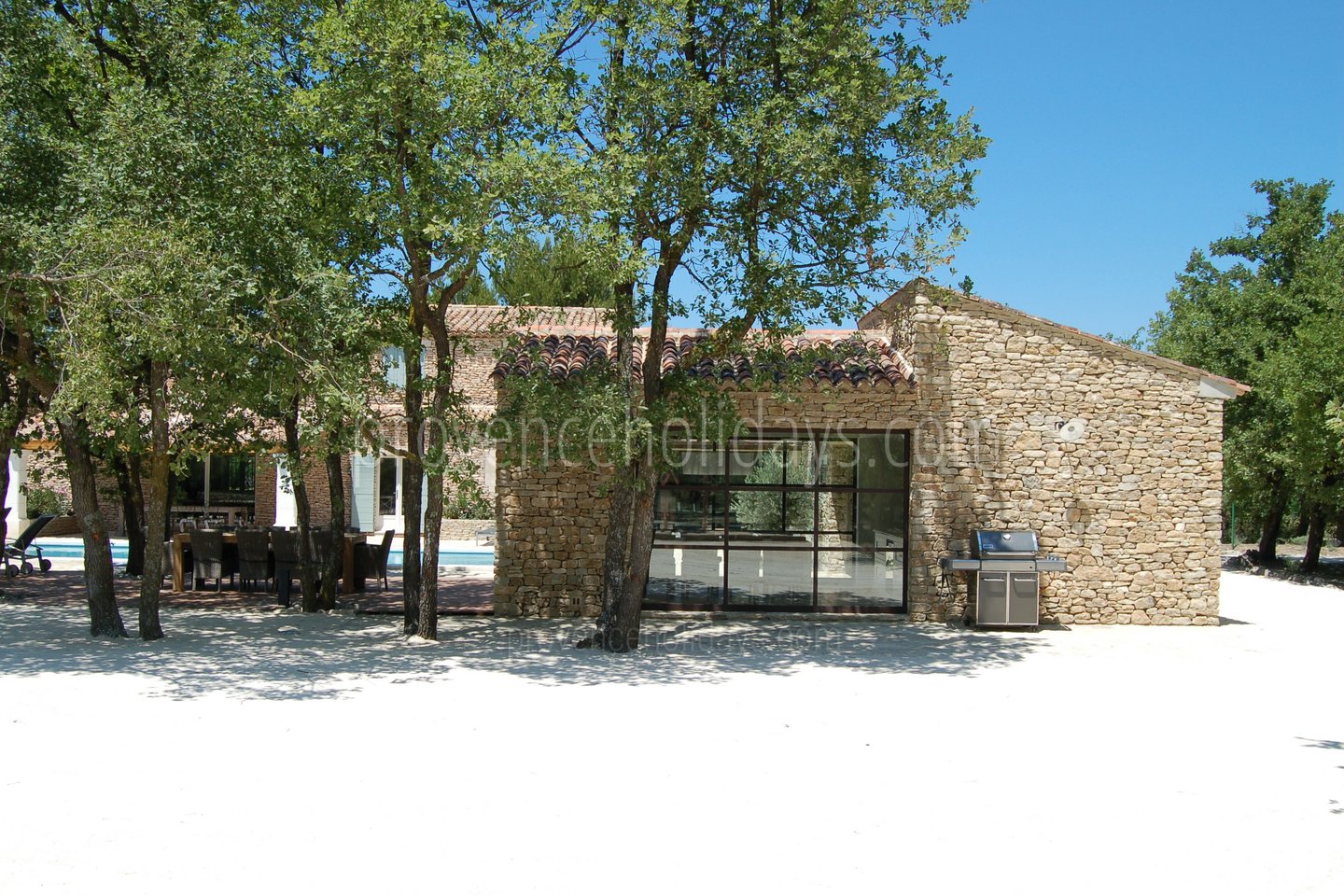 26 - Villa à Gordes: Villa: Exterior