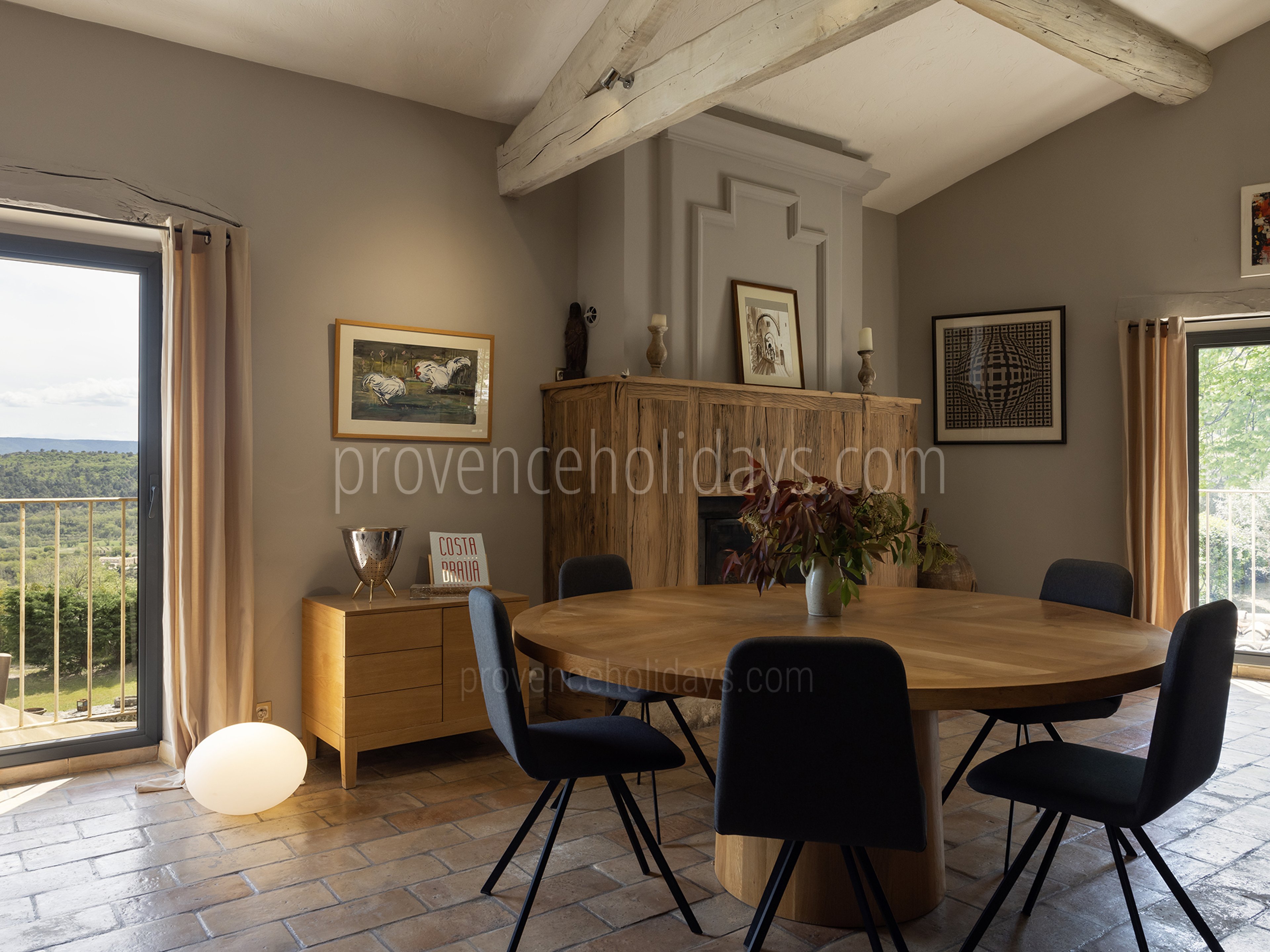 12 - La Maison des Glycines: Villa: Interior