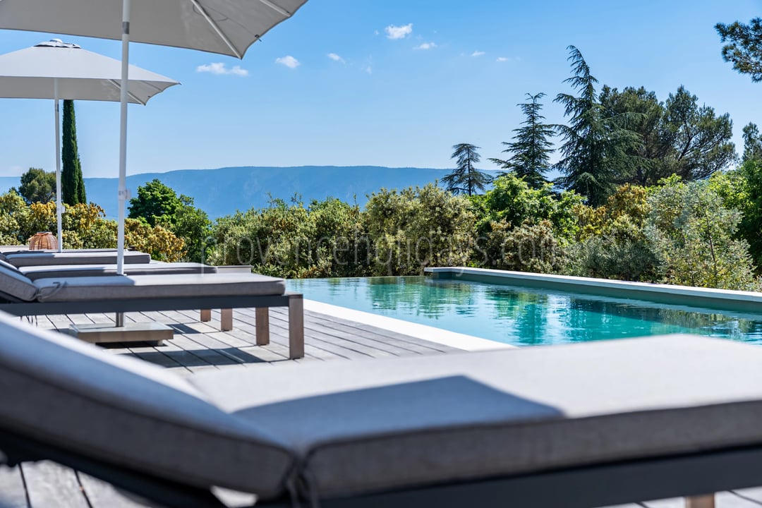 7 - Villa with pool in Gordes: Villa: Pool