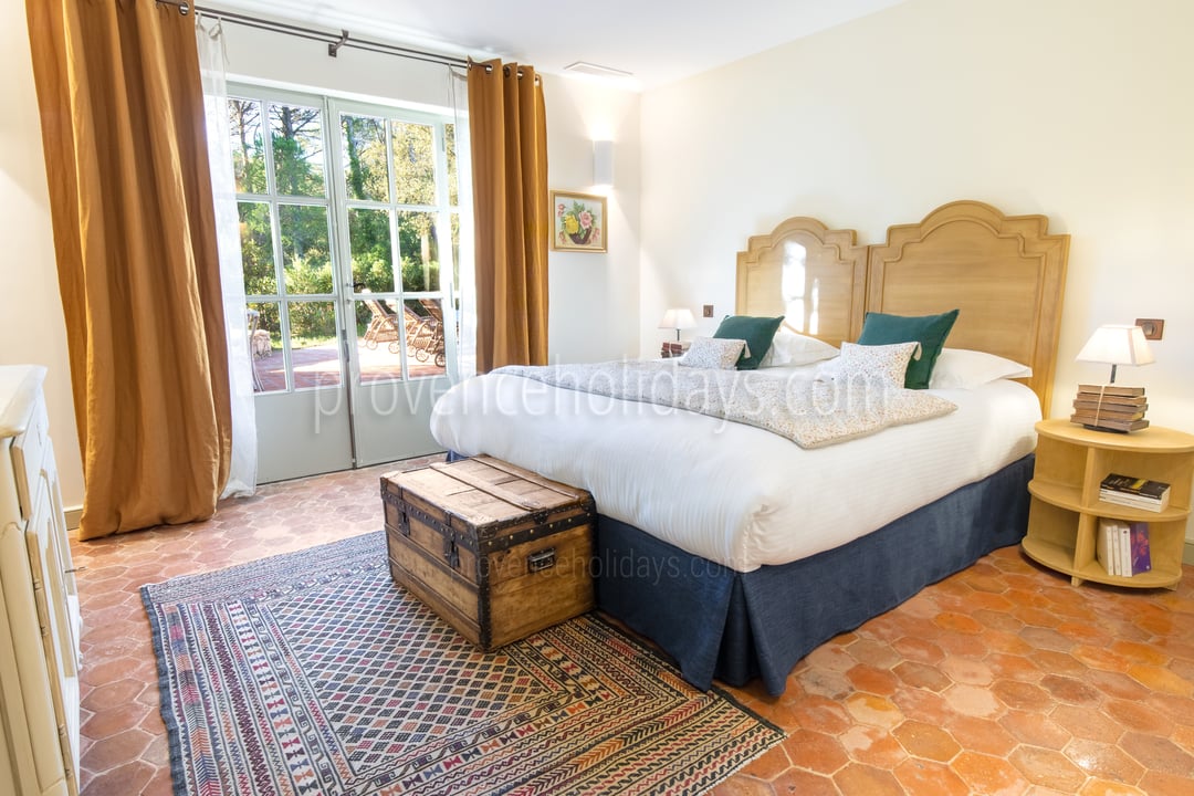 8 - Villa La Vigne: Villa: Bedroom