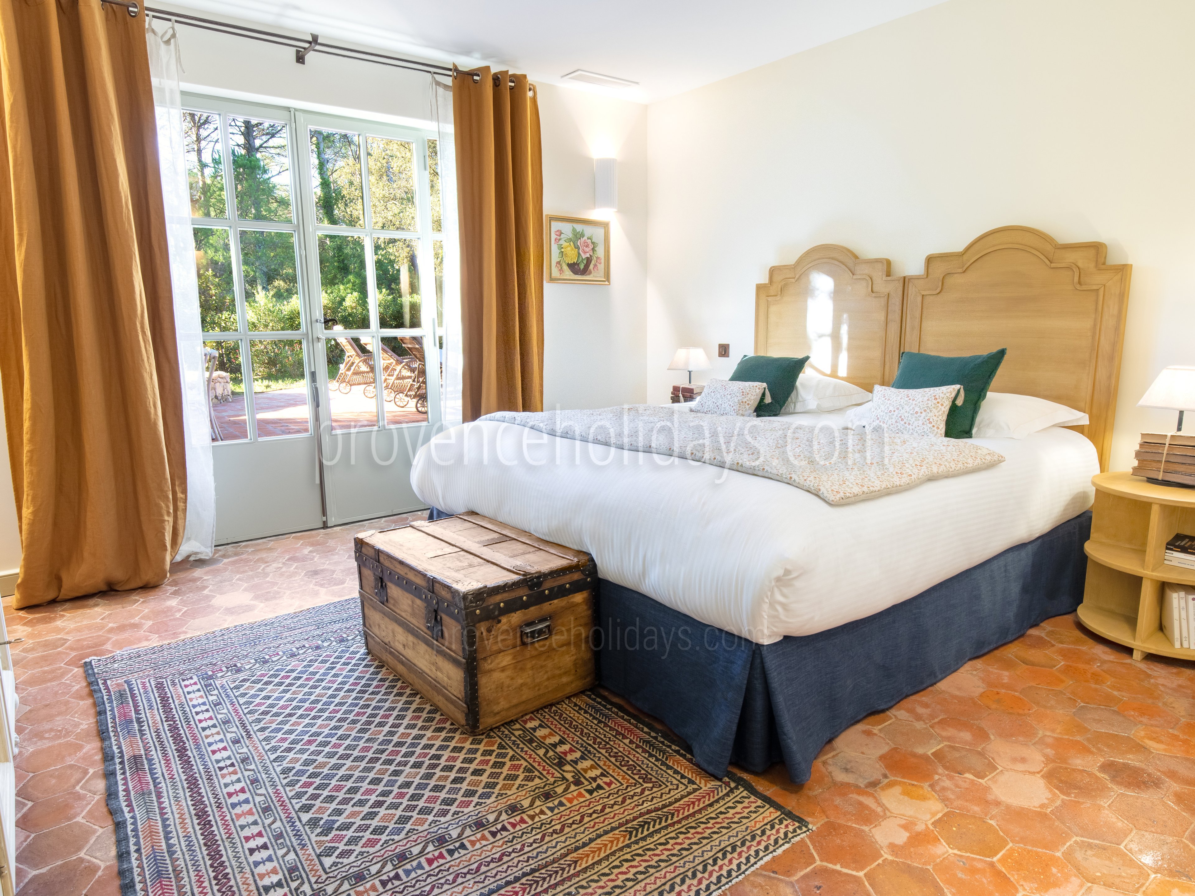 8 - Villa La Vigne: Villa: Bedroom