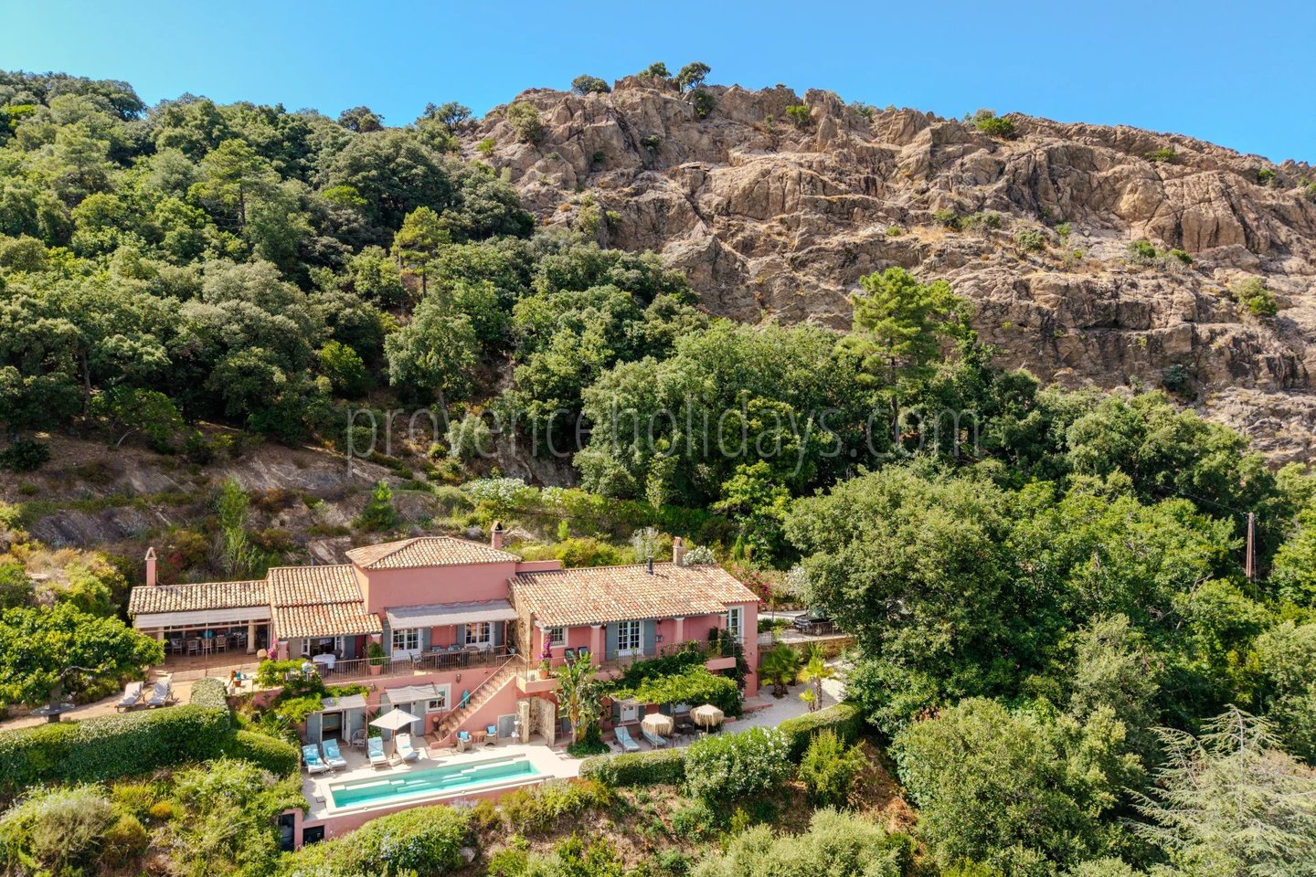 6 - Villa with sauna in La Garde-Freinet: Villa: Exterior