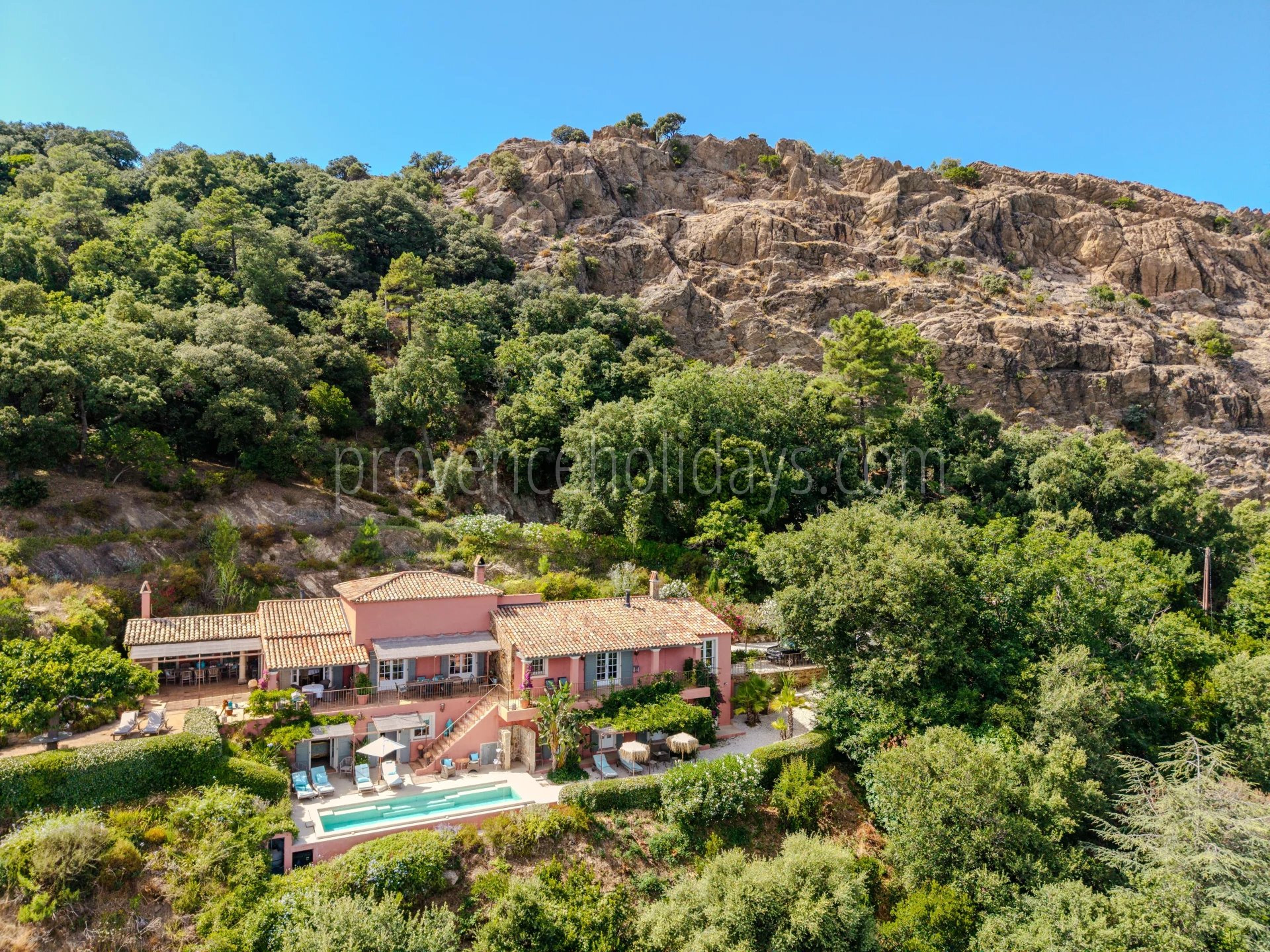 6 - Villa with sauna in La Garde-Freinet: Villa: Exterior