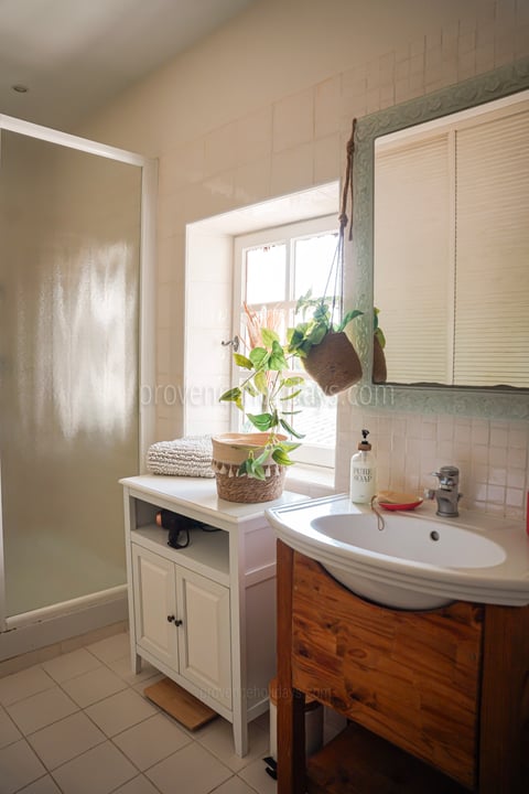 42 - Le Mas Chopin: Villa: Bathroom