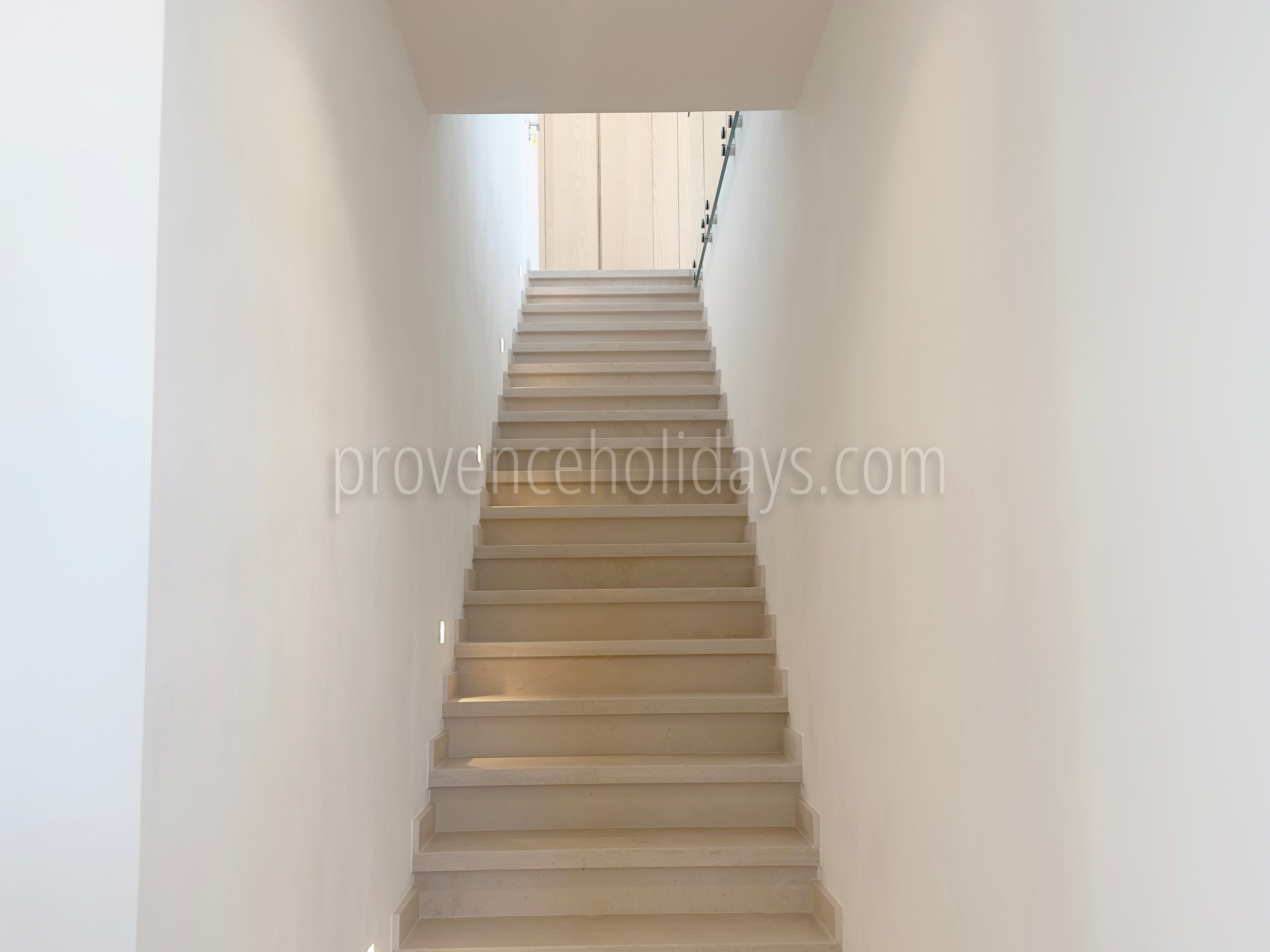 20 - Domaine Altavista: Villa: Interior
