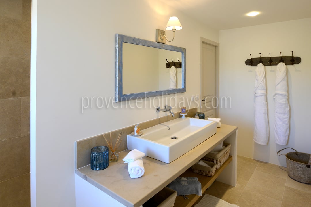 18 - Maison du Bois d\'Or: Villa: Bathroom 1