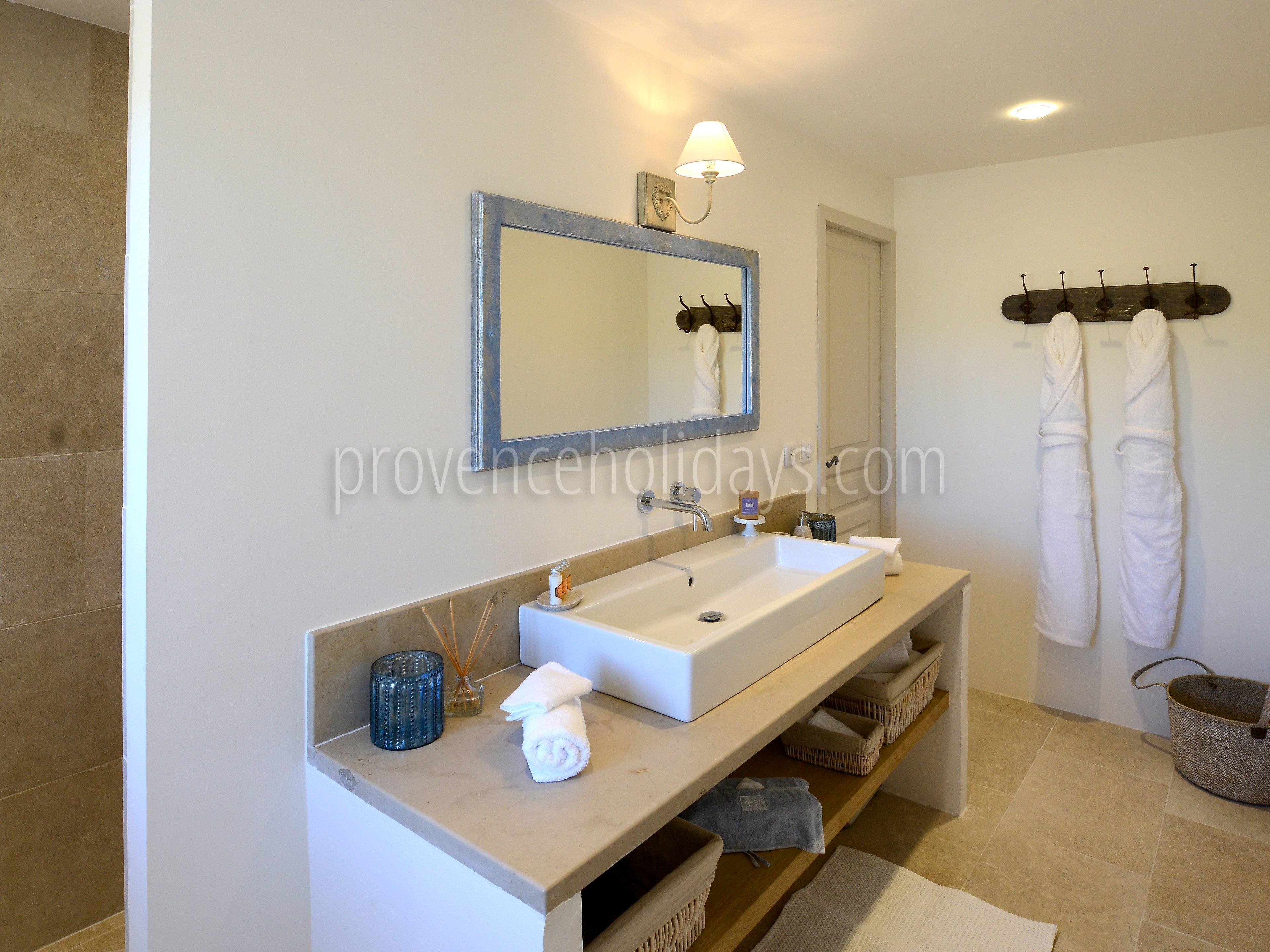18 - Maison du Bois d\'Or: Villa: Bathroom 1
