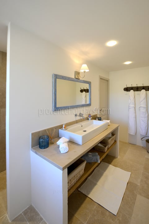 18 - Maison du Bois d\'Or: Villa: Bathroom 1