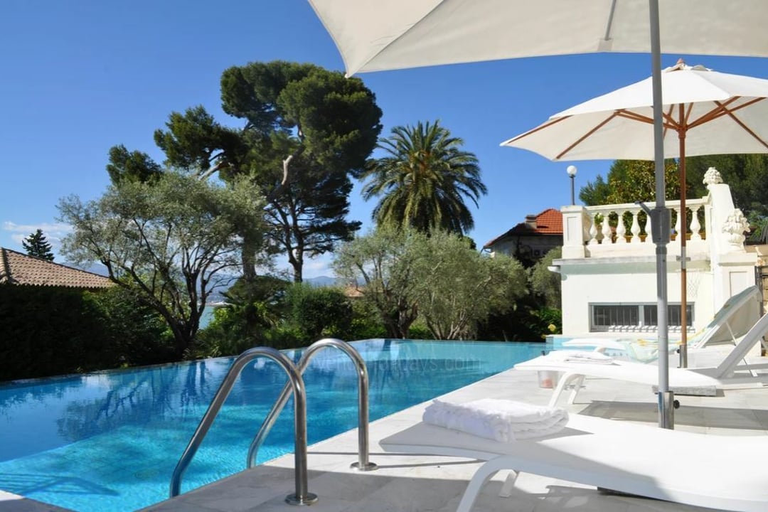 18 - Villa Cap d\'Antibes: Villa: Pool