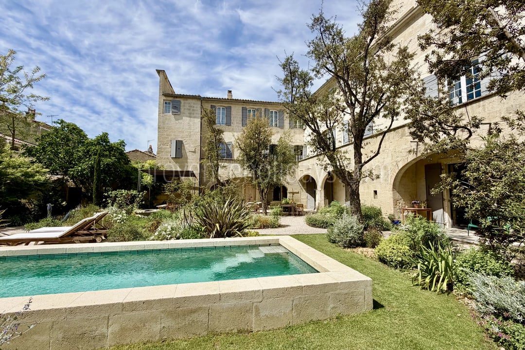 13 - Restored residence in Saint-Rémy-de-Provence: Villa: Exterior