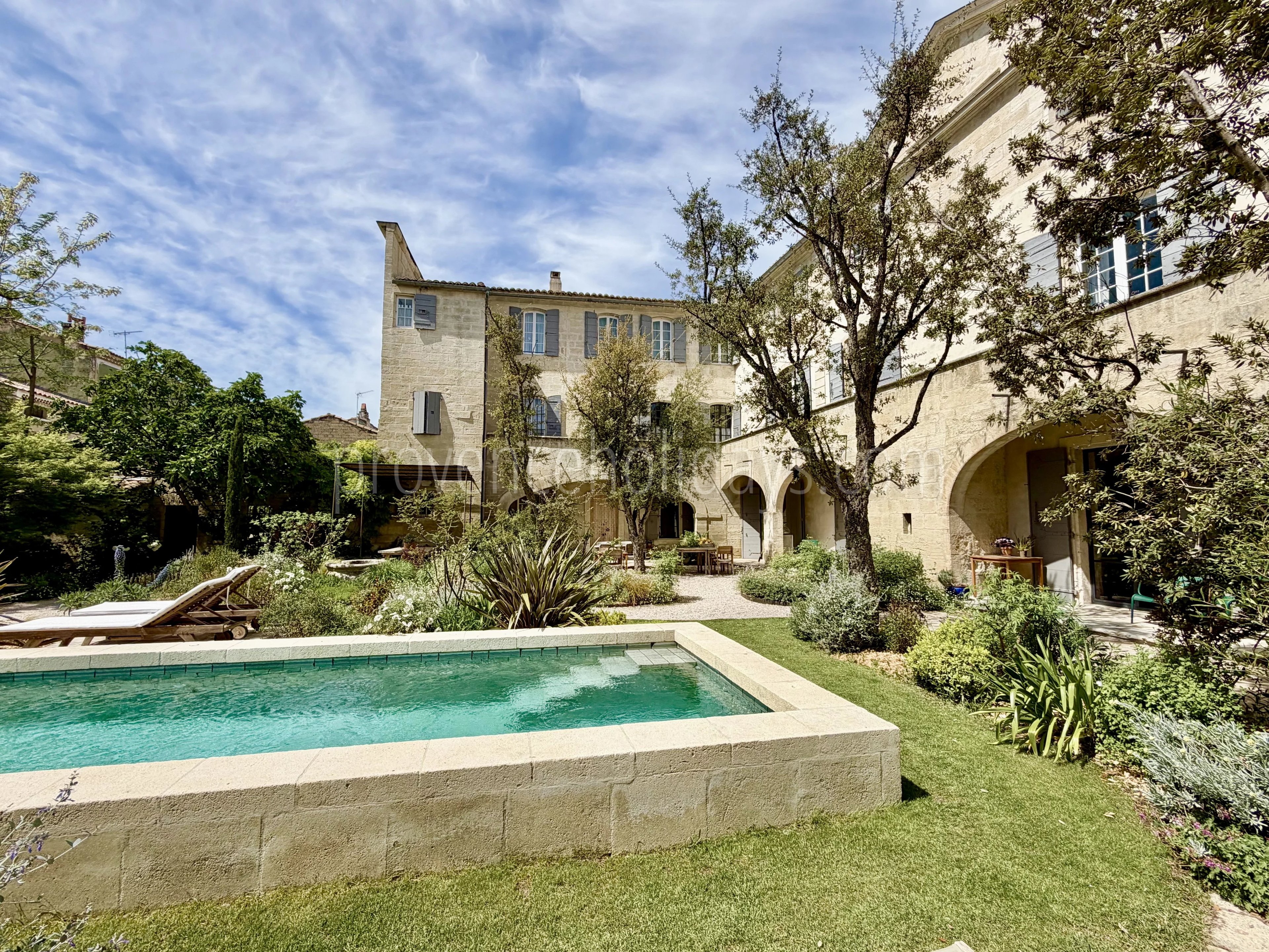 13 - Restored residence in Saint-Rémy-de-Provence: Villa: Exterior