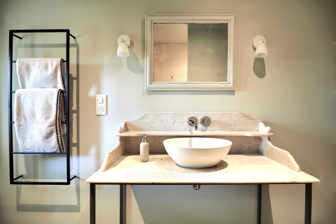 80 - Grand Mas de Cairanne: Villa: Bathroom