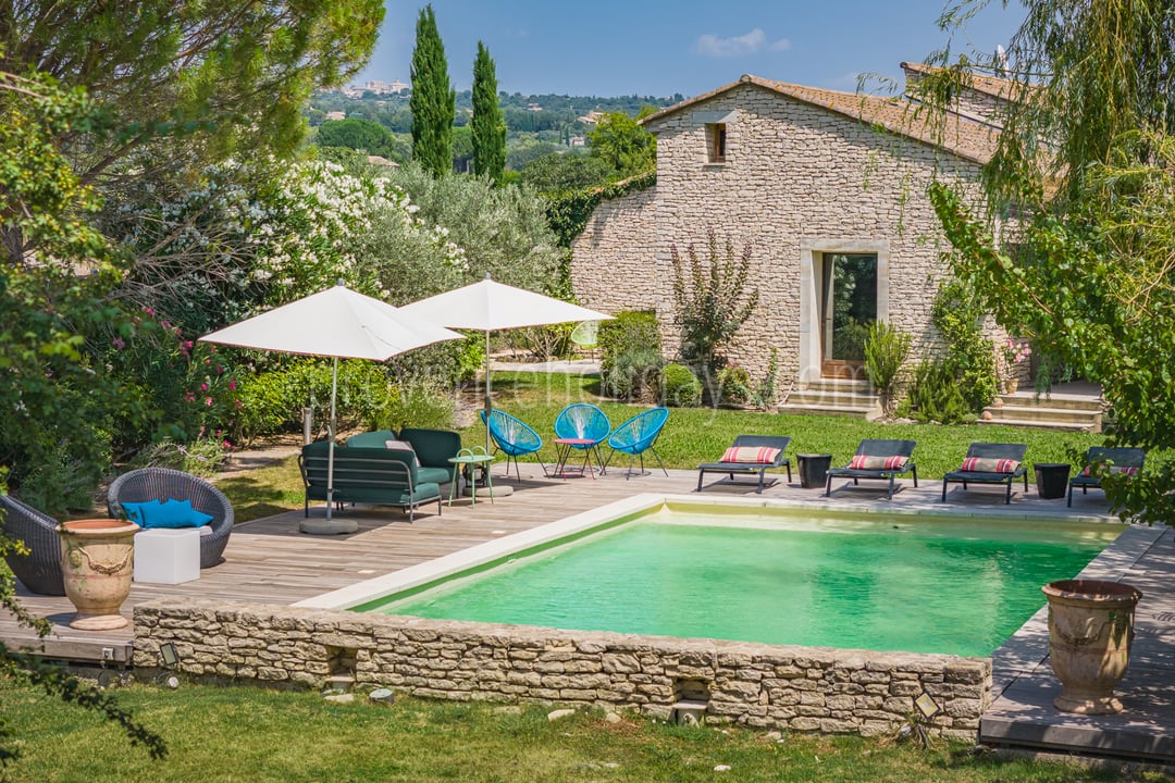 Authentisches provenzalisches Anwesen mit beheiztem Pool
