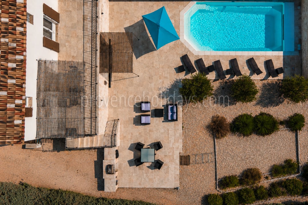 1 - Villa met verwarmd zwembad en uitzicht op de Luberon: Villa: Pool