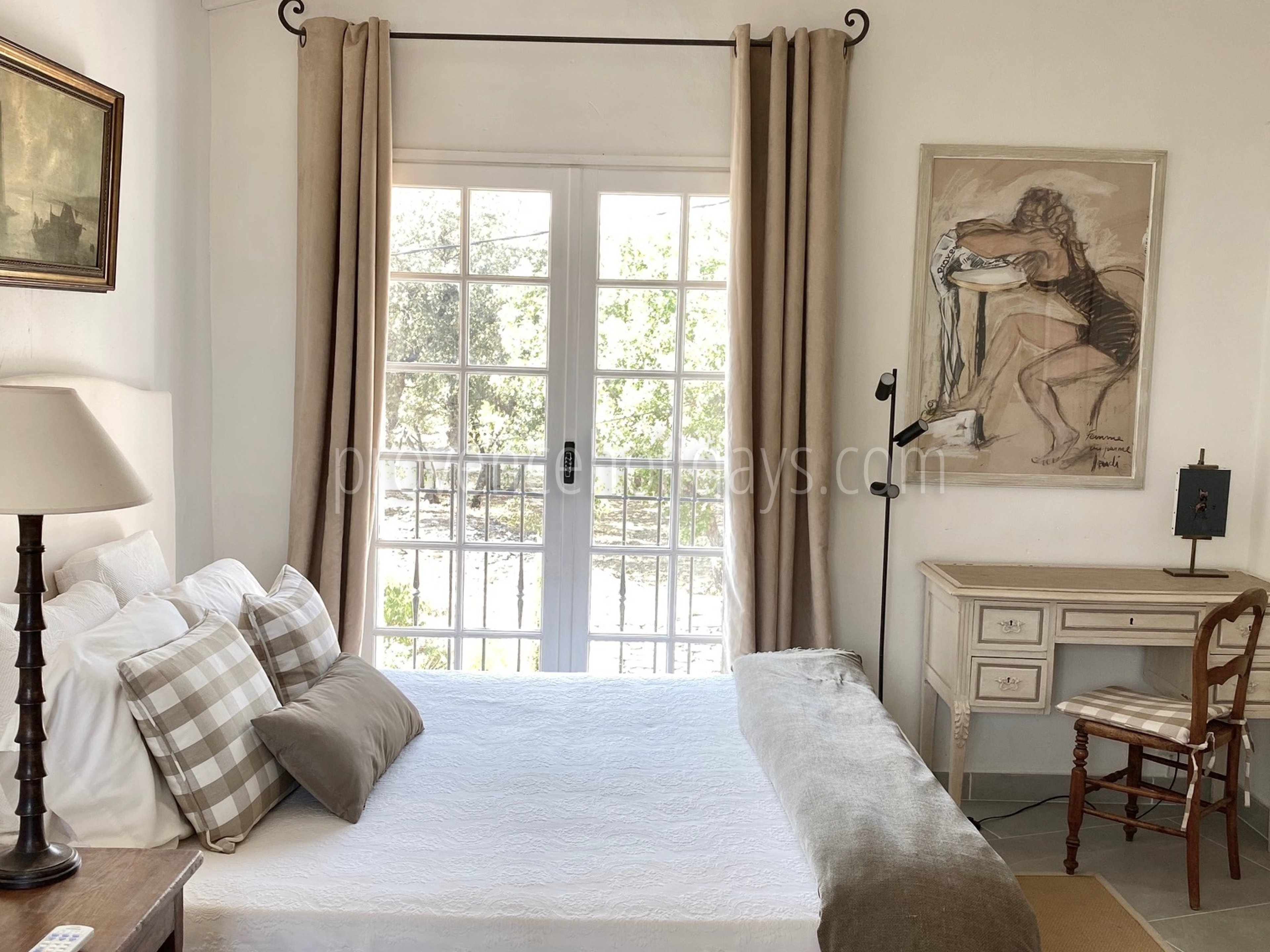 52 - Mas de Gordes: Villa: Bedroom