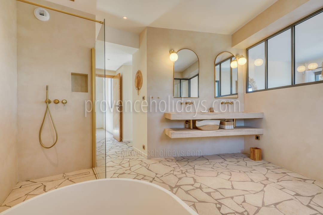 23 - Domaine de la Baie: Villa: Bathroom