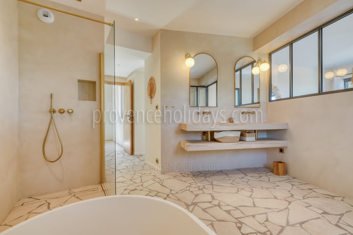 23 - Domaine de la Baie: Villa: Bathroom