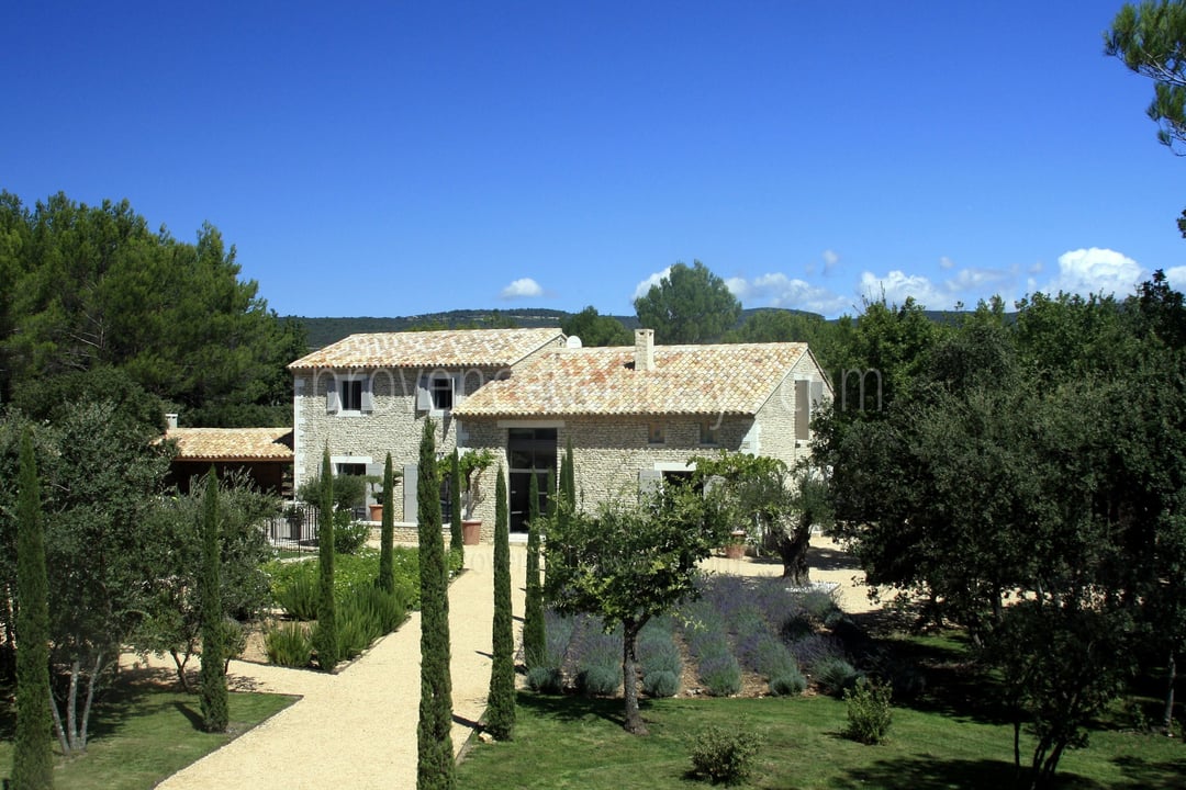 10 - Le Mas de la Pinède: Villa: Exterior