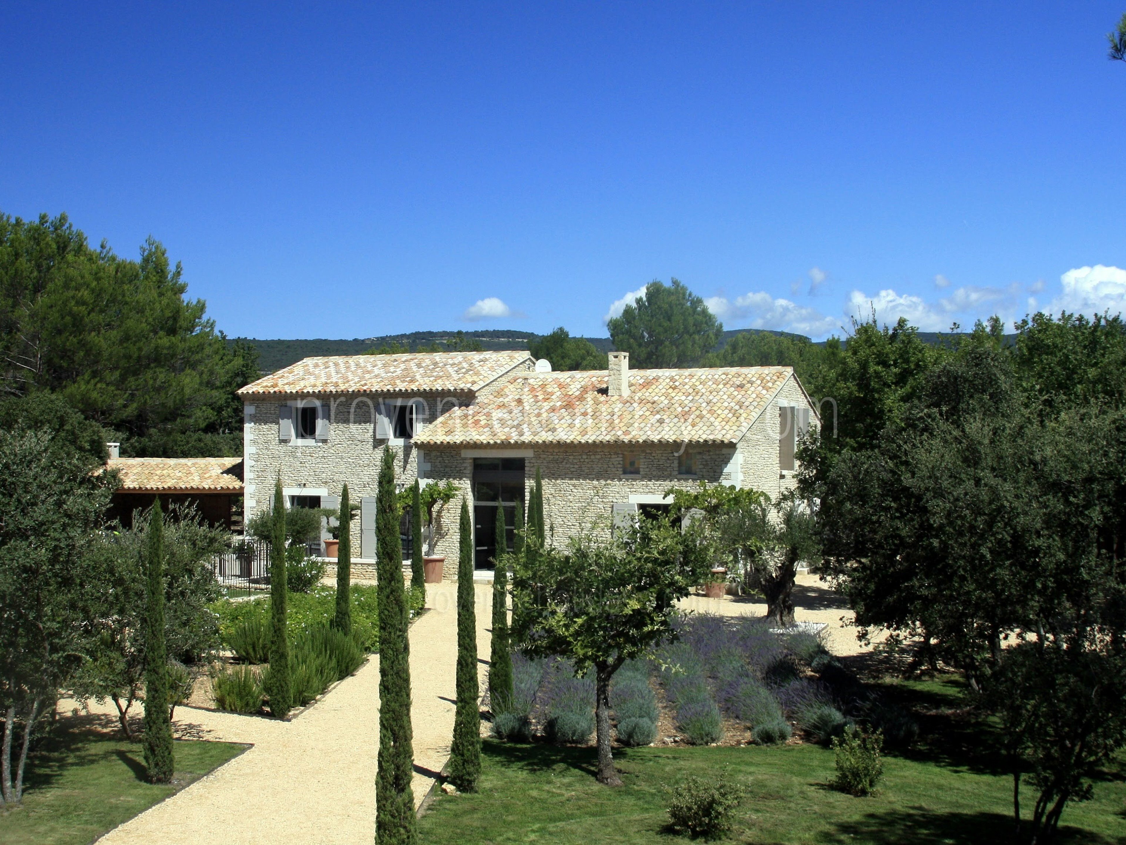 10 - Le Mas de la Pinède: Villa: Exterior