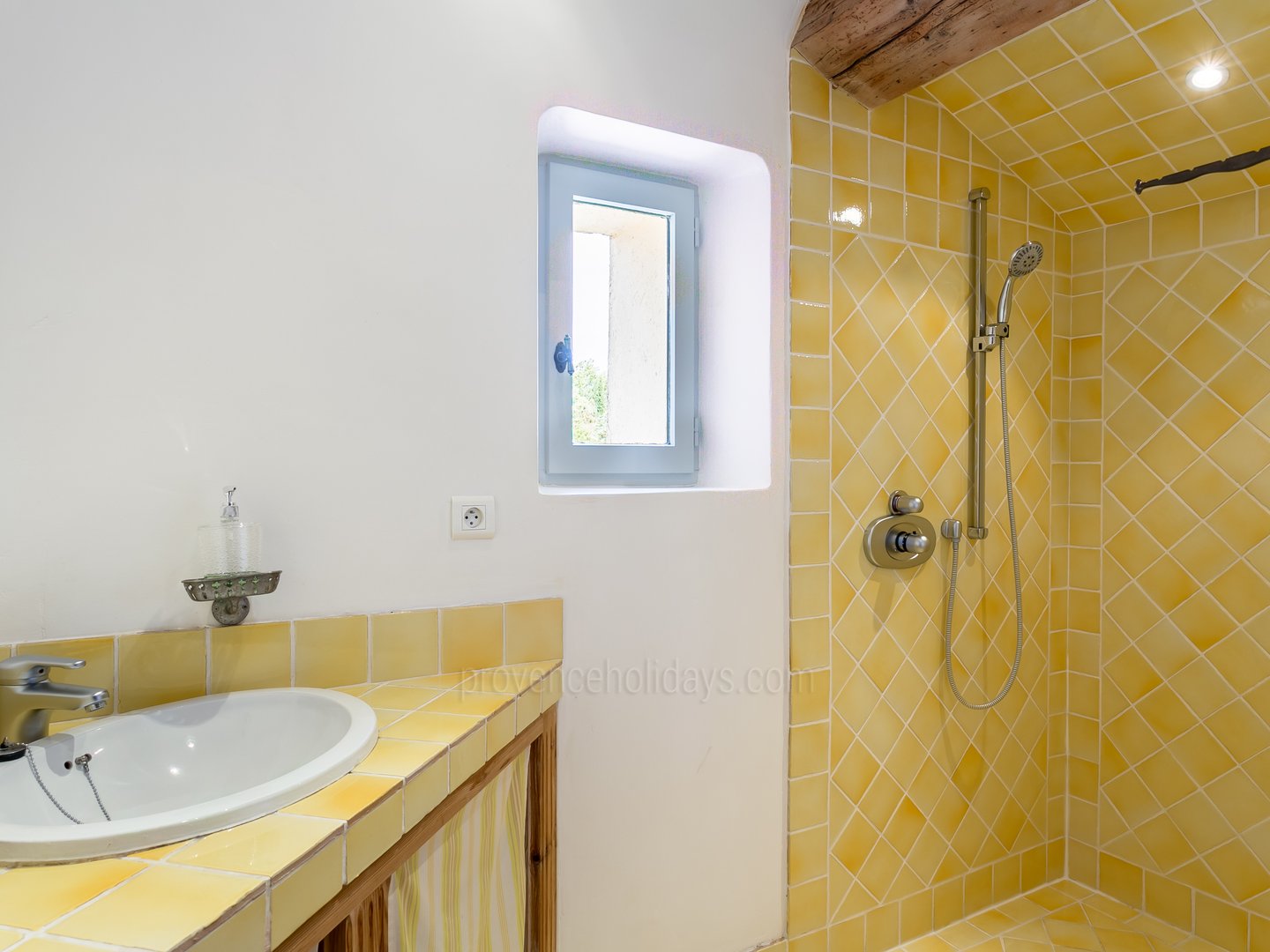13 - Mas Aubade: Villa: Bathroom