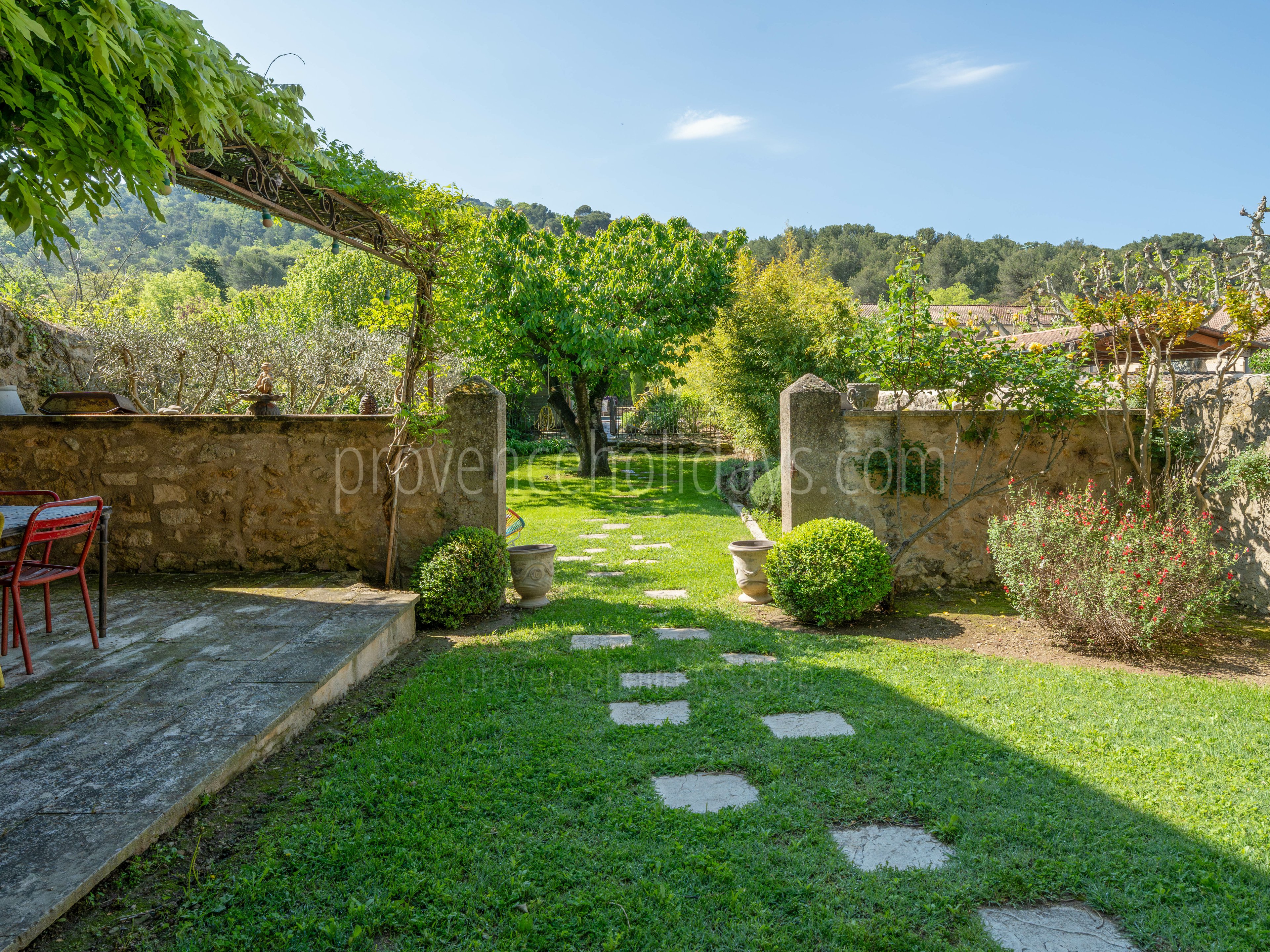 29 - Mas du Cours: Villa: Exterior