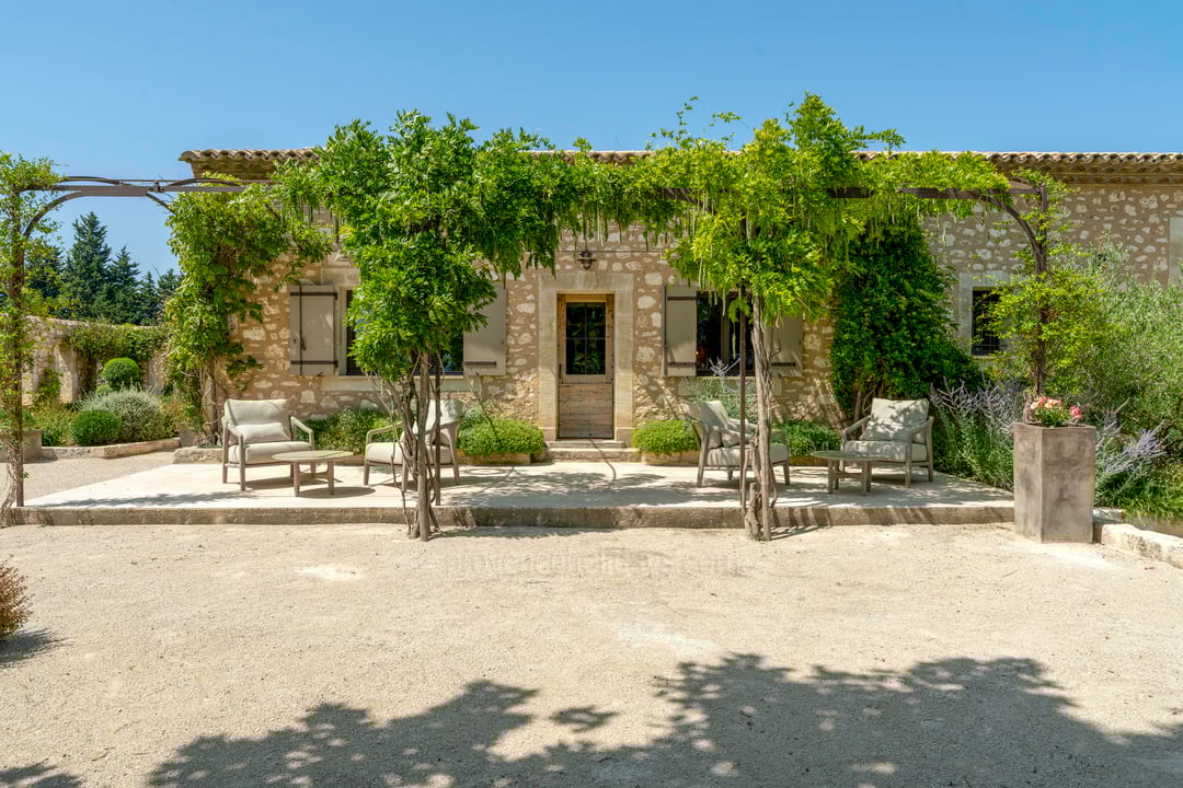 25 - Mas du Temps Suspendu: Villa: Exterior