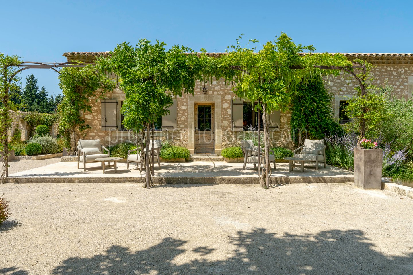 25 - Mas du Temps Suspendu: Villa: Exterior