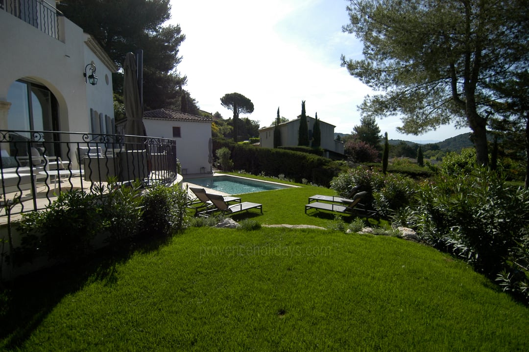 8 - Villa des Pins: Villa: Exterior