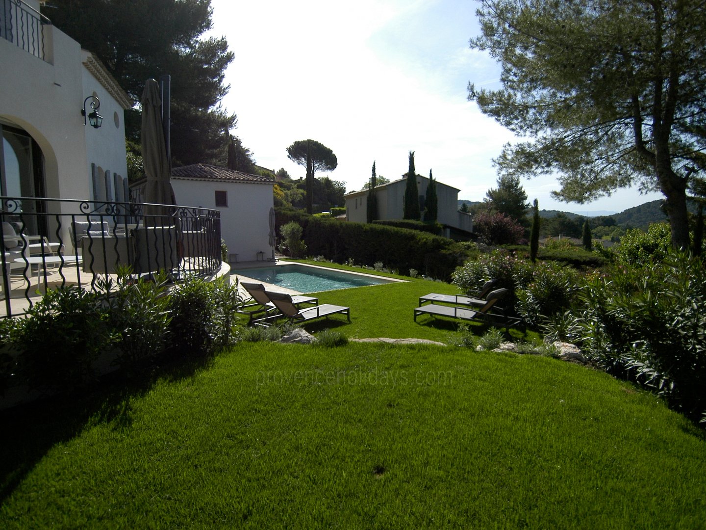 8 - Villa des Pins: Villa: Exterior