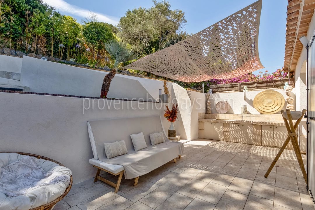28 - Quiet house in Gassin: Villa: Exterior
