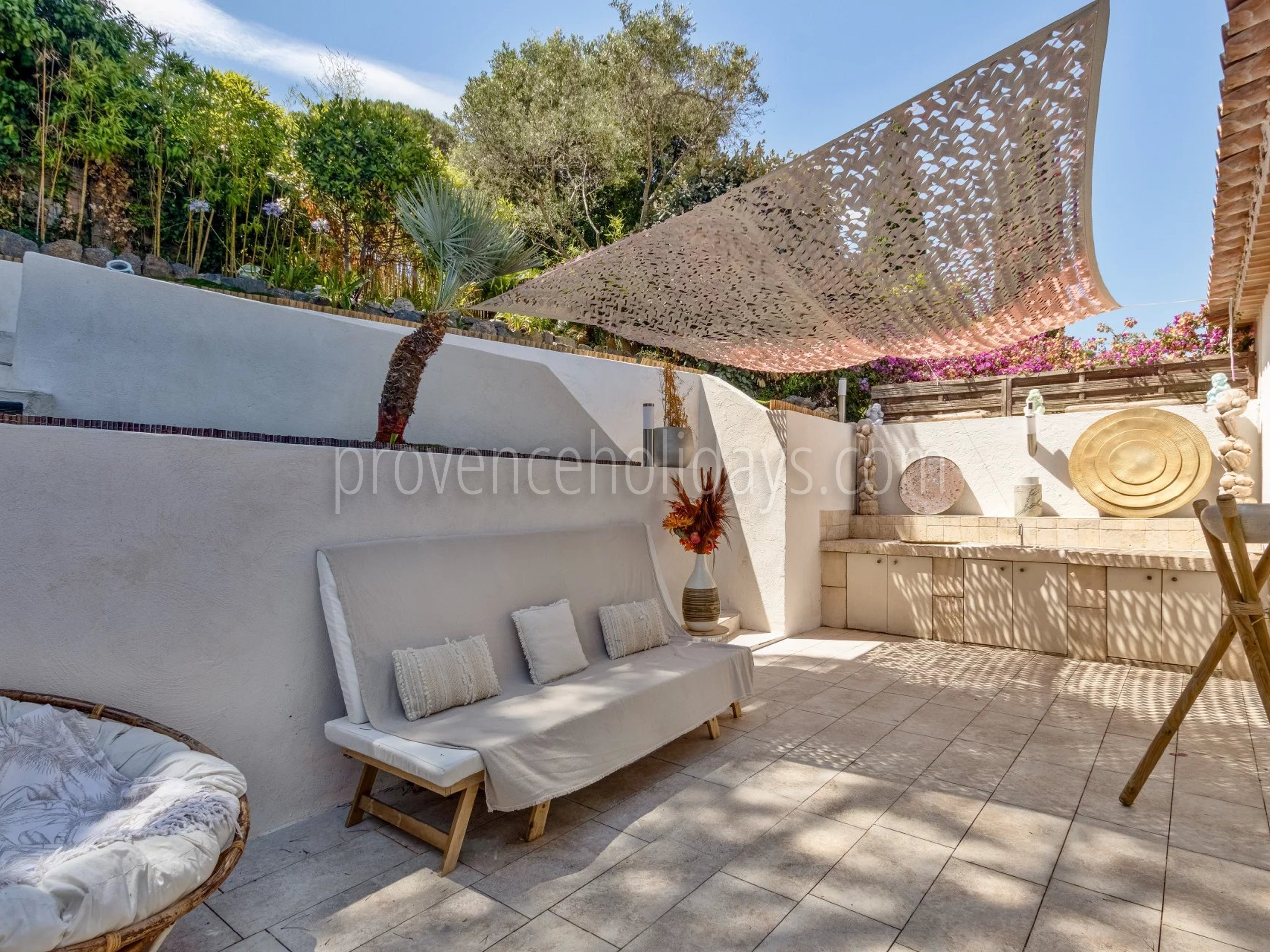 28 - Quiet house in Gassin: Villa: Exterior