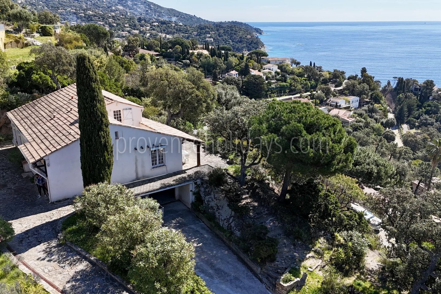 8 - Woning uit de jaren 70 in Rayol-Canadel-sur-Mer: Villa: Exterior