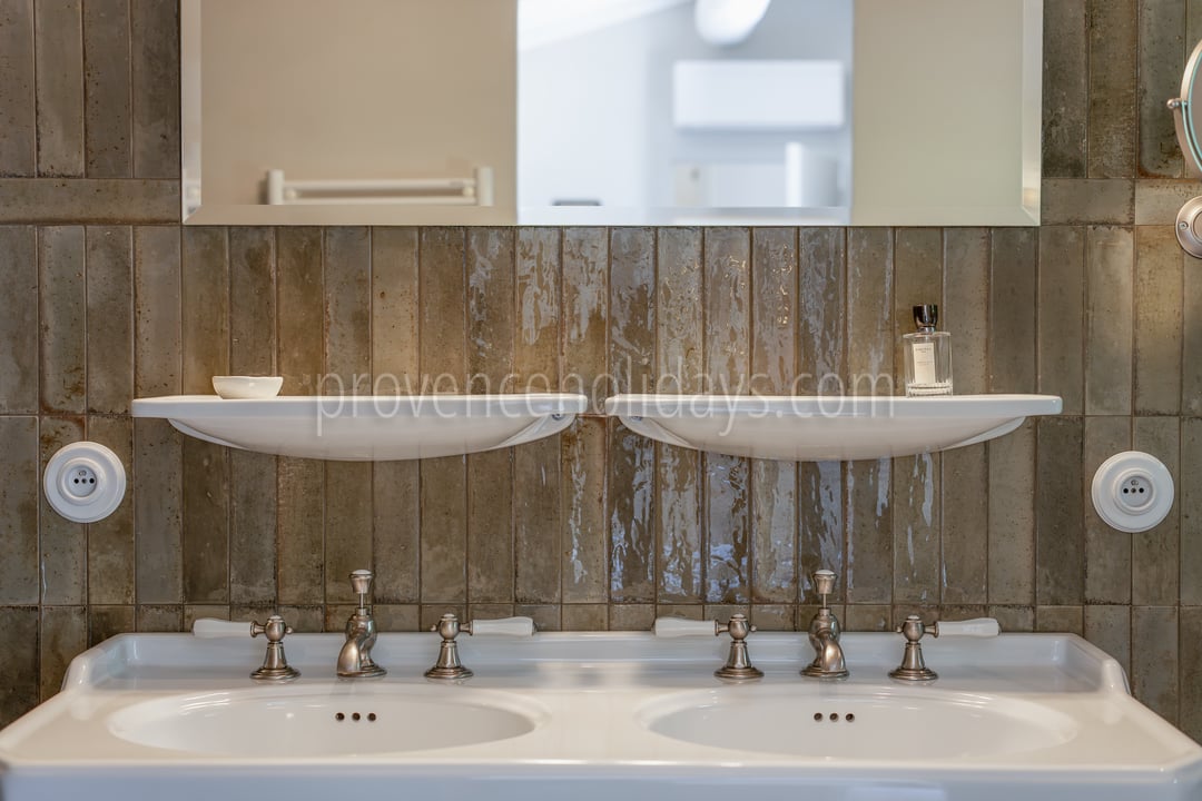 44 - Mas de la Burlande: Villa: Bathroom