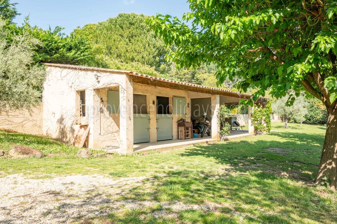 14 - Provençal mas in Ansouis: Villa: Exterior